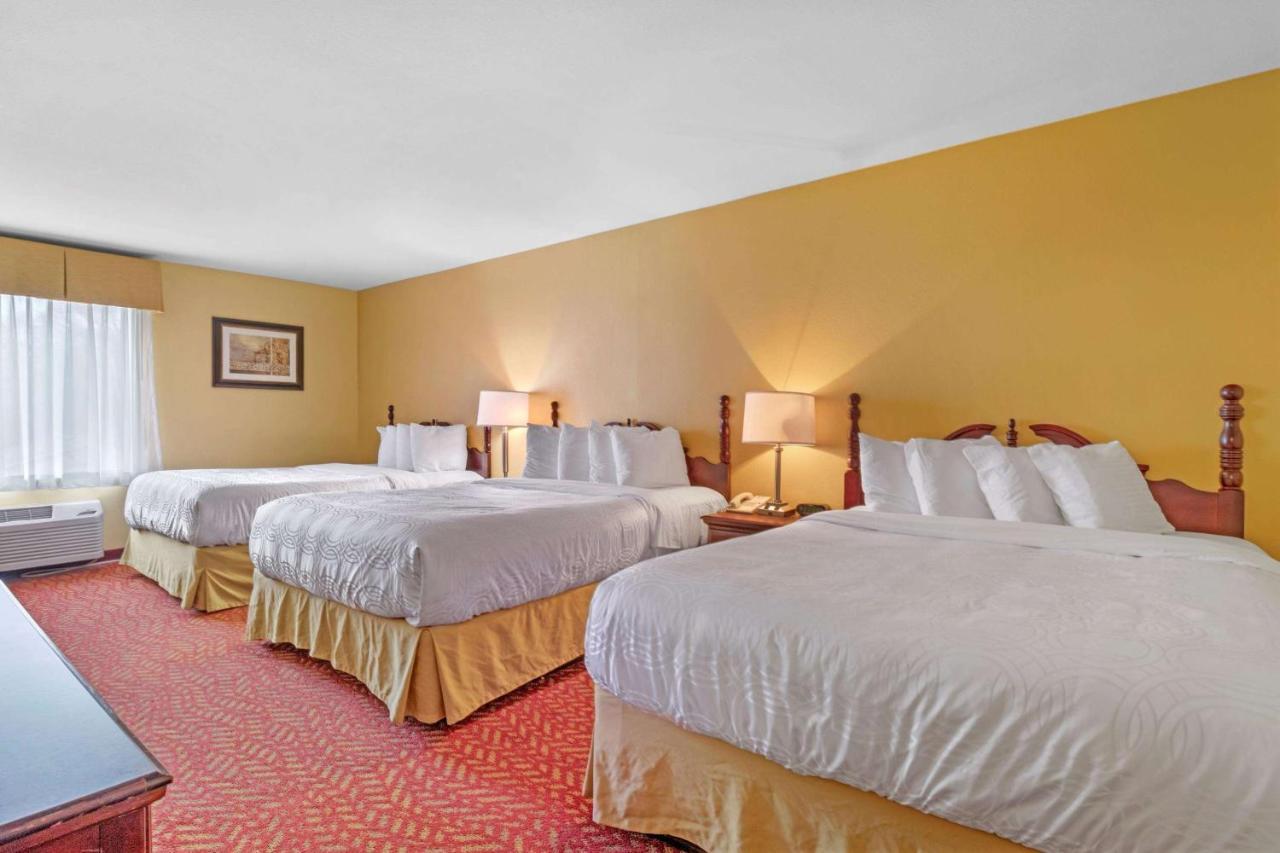 Western Clearlake Plaza Hotel