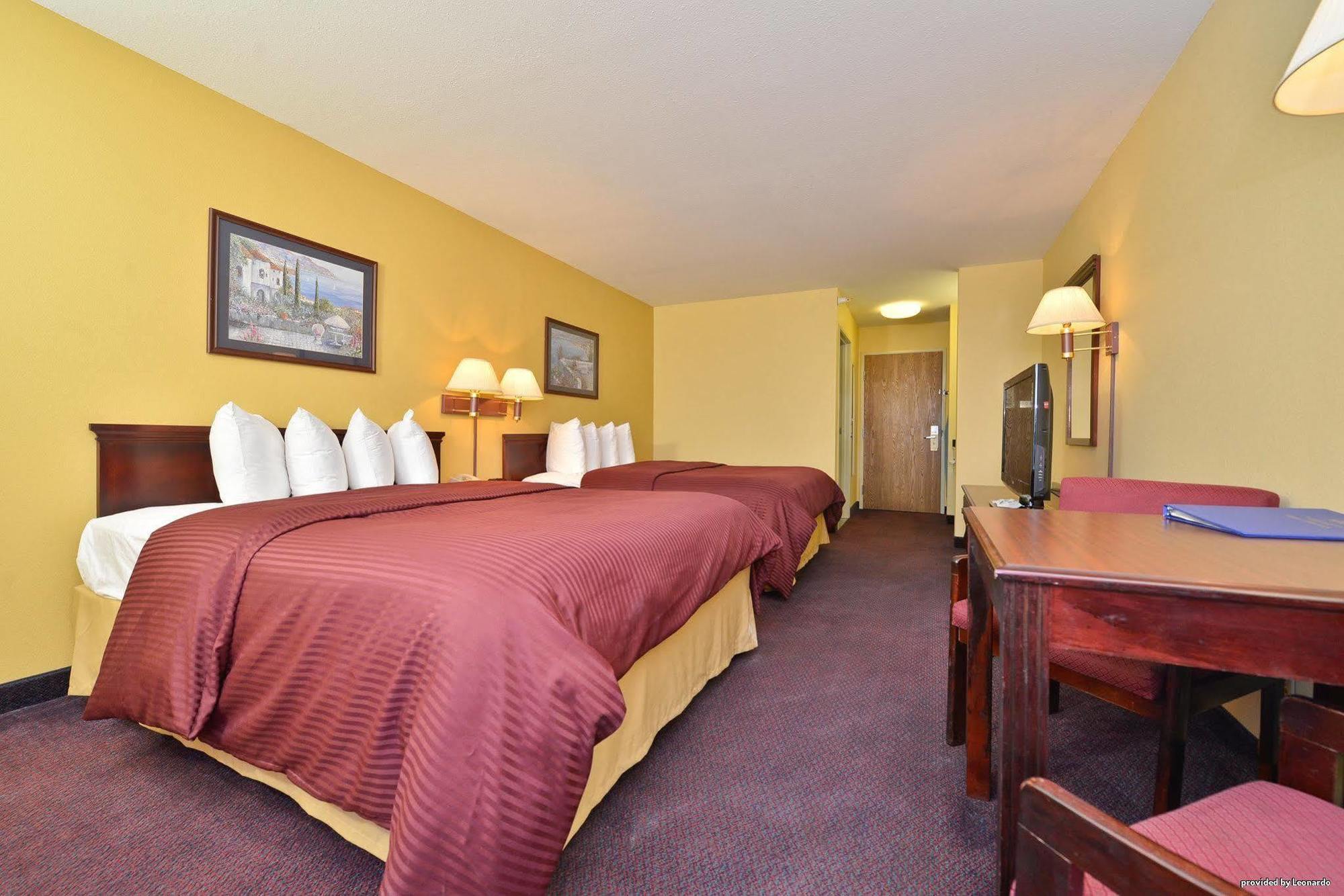 Western Clearlake Plaza Hotel 3*