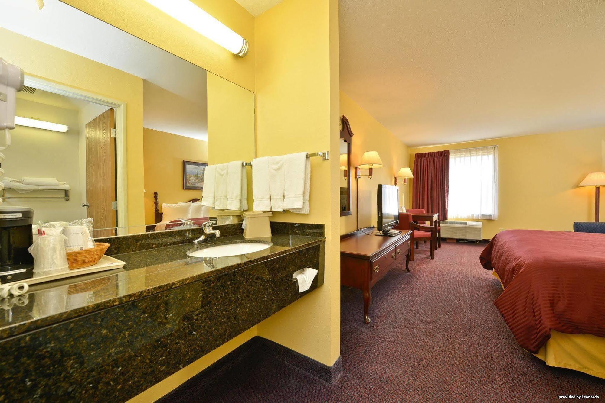 Western Clearlake Plaza Hotel 3*